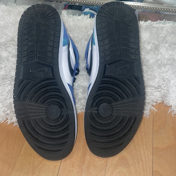 COPY - Jordan 1 Retro High Tie Dye - Picture 5 of 5